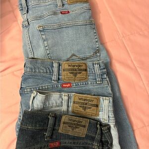 Wrangler Men's Light and Dark Blue Relaxed Jeans